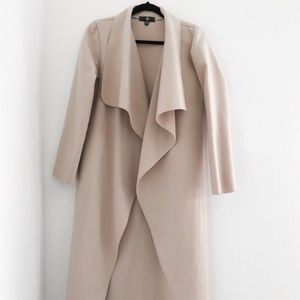 Lightweight waterfall duster trench